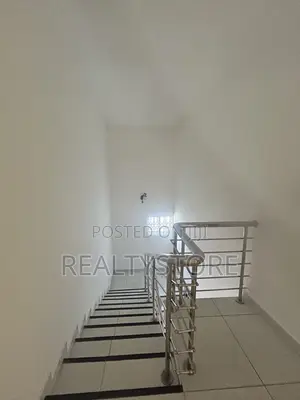 4bdrm Duplex in Franko Estate, Accra Metropolitan for rent