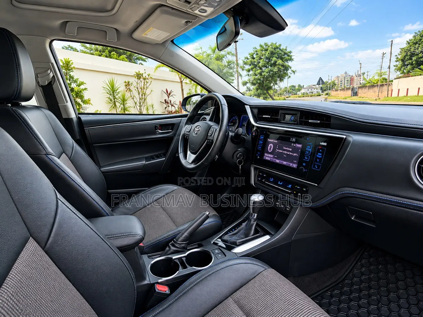 Toyota Corolla SE Special Edition 4dr Sedan (1.8L 4cyl CVT) 2017 White