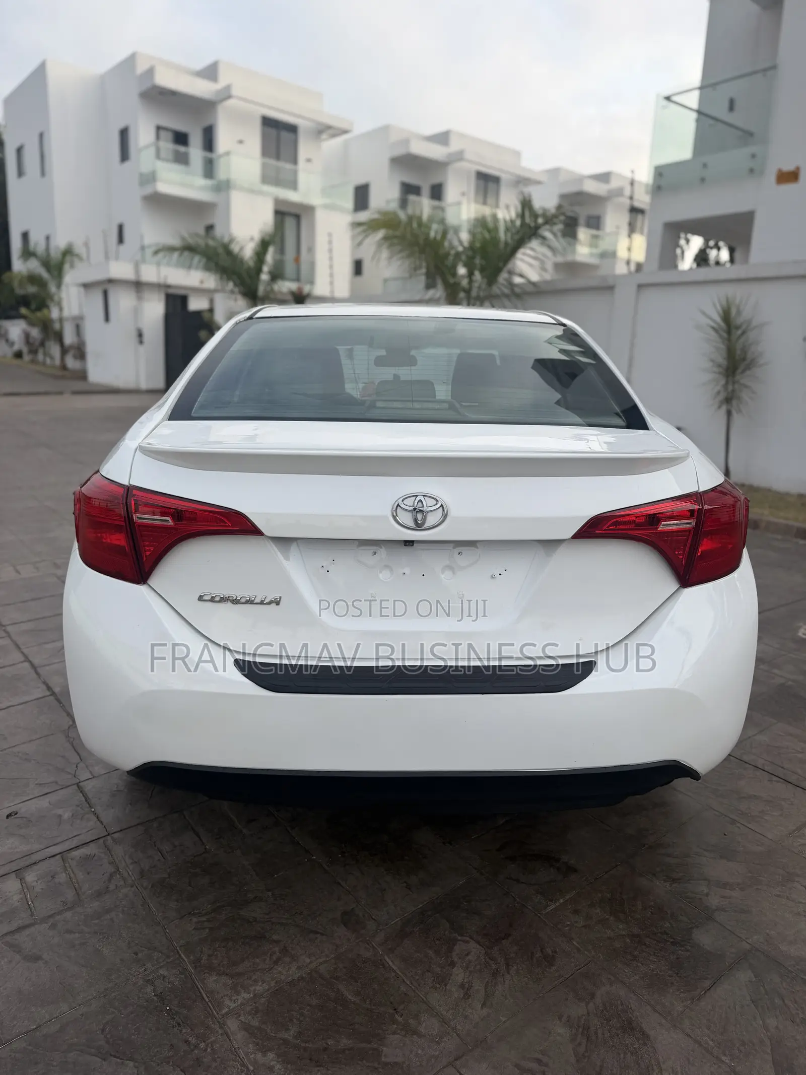 Toyota Corolla SE Special Edition 4dr Sedan (1.8L 4cyl CVT) 2017 White