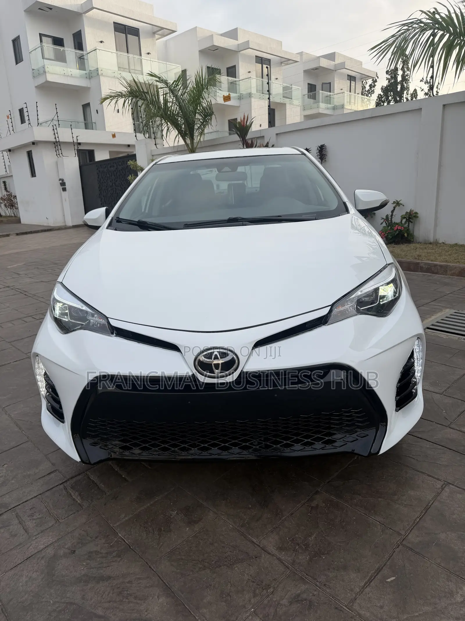 Toyota Corolla SE Special Edition 4dr Sedan (1.8L 4cyl CVT) 2017 White