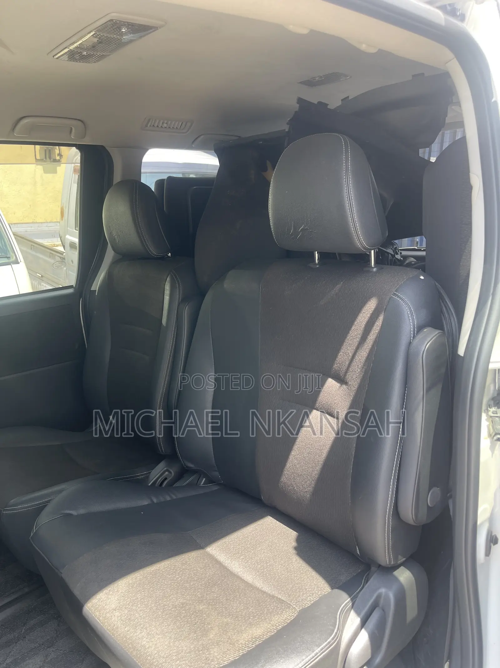 Toyota Voxy V 2WD 8-Seater 2013 White