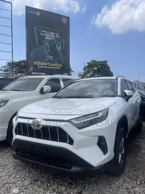 Toyota RAV4 XLE AWD 2024 White