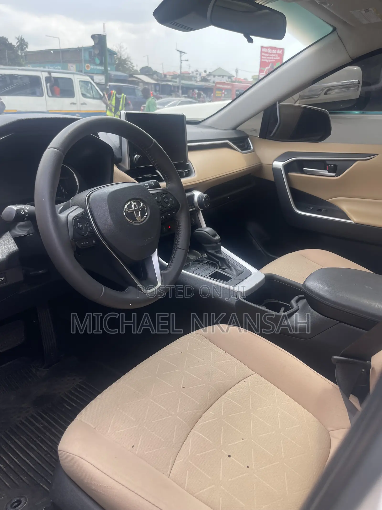 Toyota RAV4 XLE AWD 2024 White