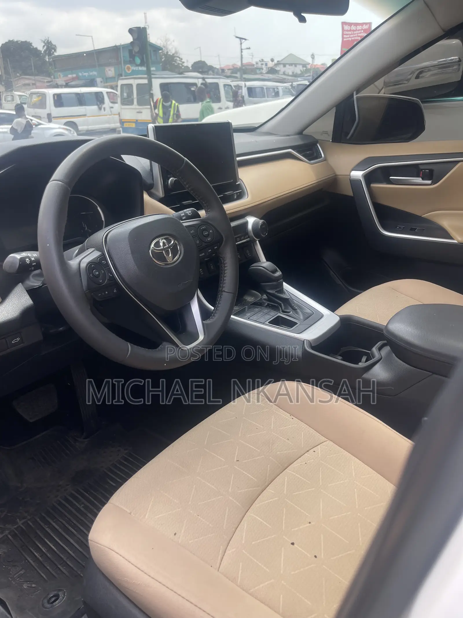 Toyota RAV4 XLE AWD 2024 White