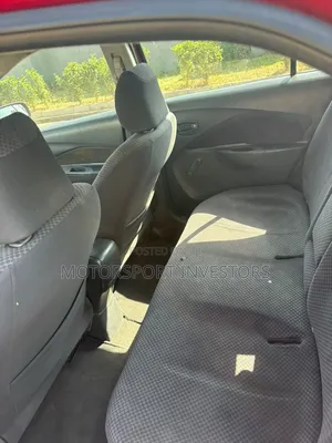 Toyota Yaris Base Sedan 4dr 2010 Red