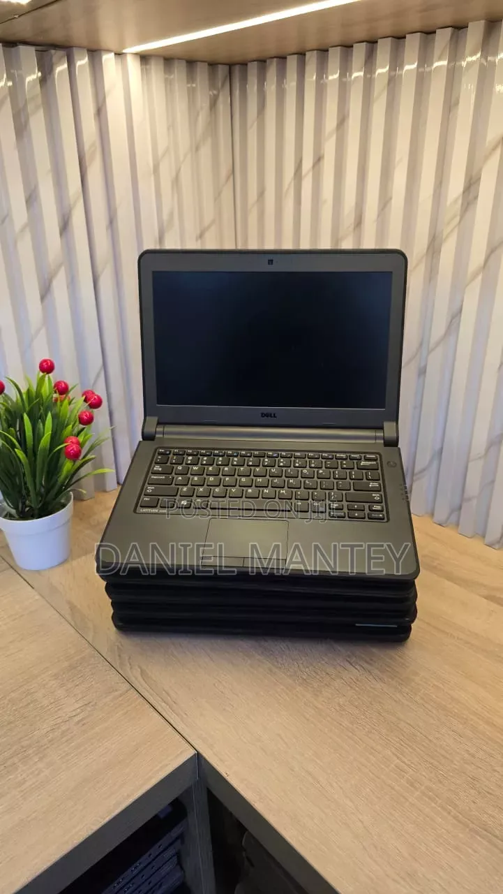 New Laptop HP EliteBook 830 G5 8GB Intel Core i5 SSD 256GB