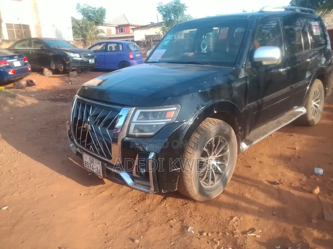 Mitsubishi Pajero 3.0 2012 Black