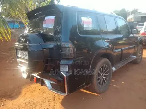 Mitsubishi Pajero 3.0 2012 Black
