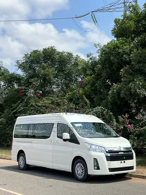Toyota HiAce 2021 White