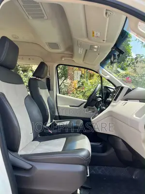 Toyota HiAce 2021 White