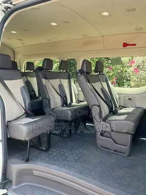 Toyota HiAce 2021 White