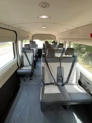 Toyota HiAce 2021 White