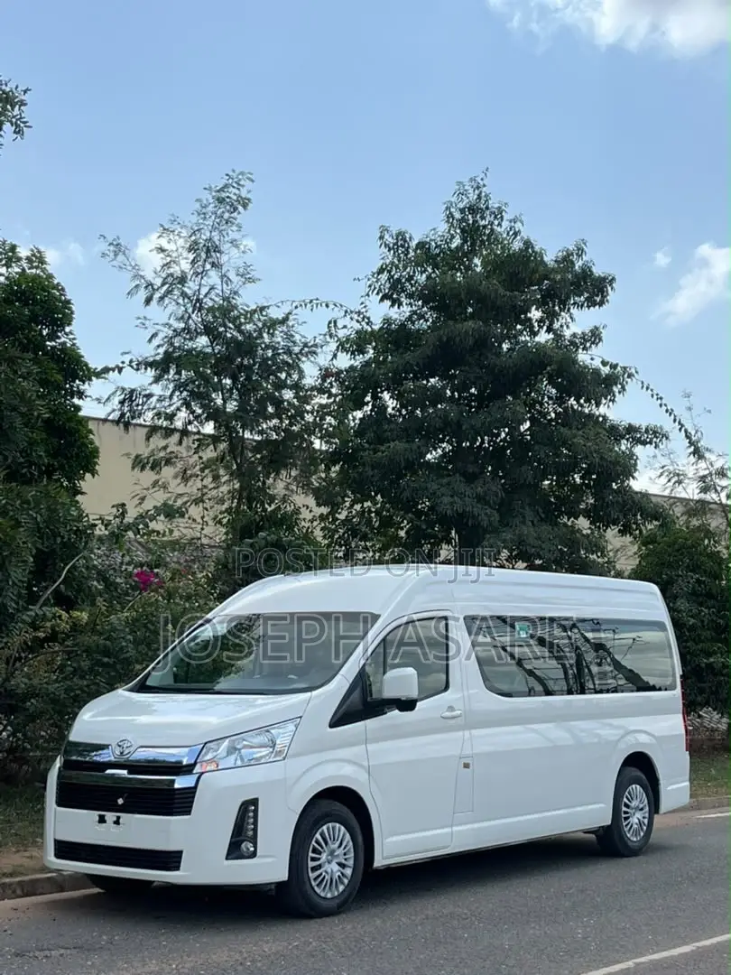 Toyota HiAce 2021 White