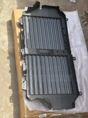 Tacoma 2024-25 Radiator Shatter Grille With Motor