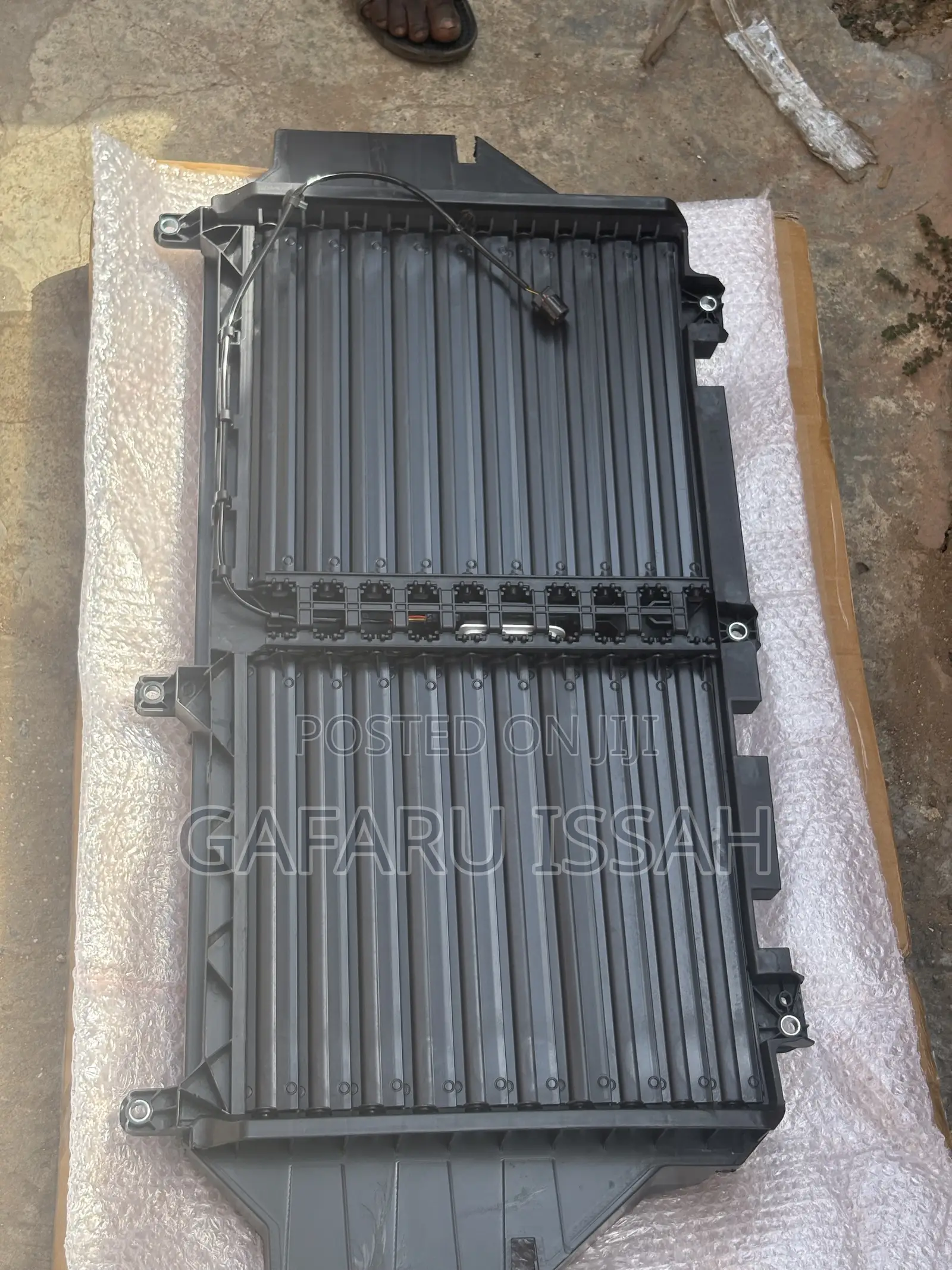 Tacoma 2024-25 Radiator Shatter Grille With Motor