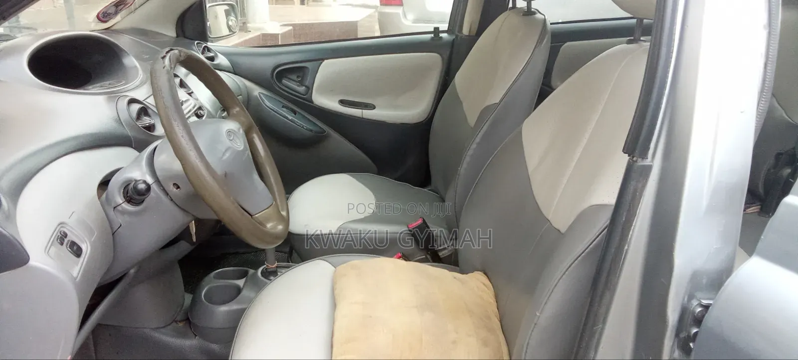 Toyota Yaris 2004 Gray