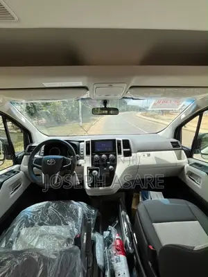 Toyota HiAce 2026 White