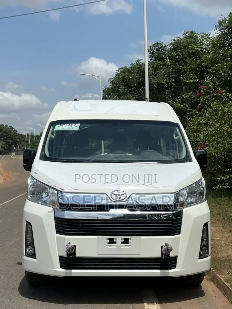 Toyota HiAce 2026 White