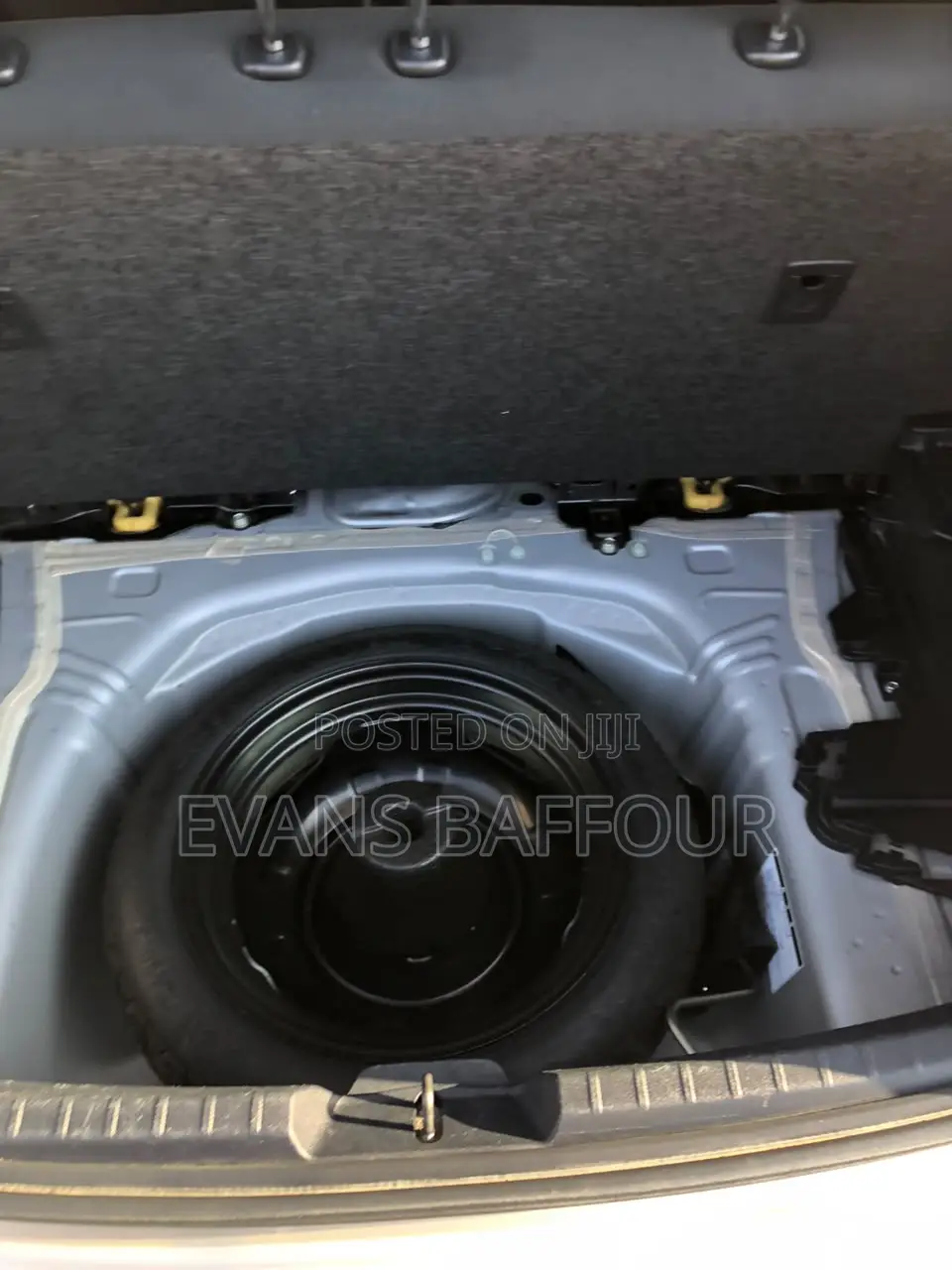 Toyota Vitz 1.0 FWD 5dr 2013 Silver