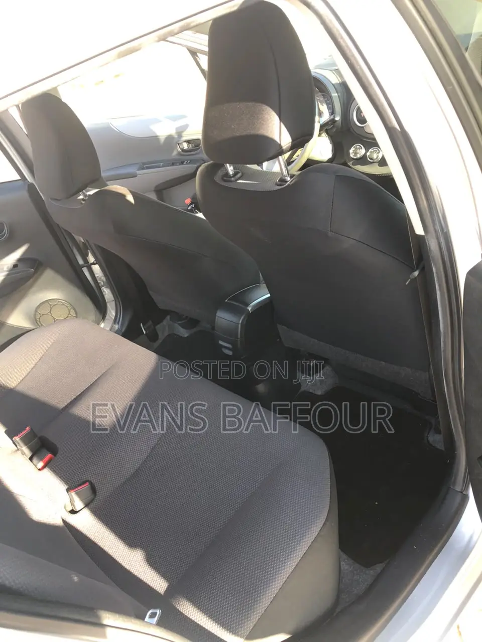 Toyota Vitz 1.0 FWD 5dr 2013 Silver