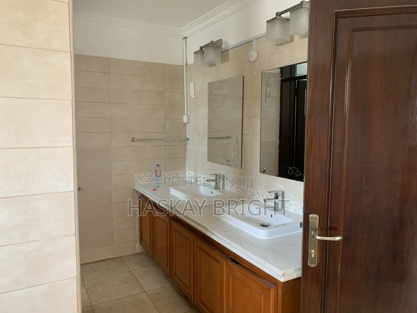 5bdrm House in North Ridge for rent