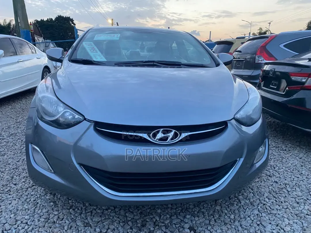 Hyundai Elantra Limited Sedan FWD (1.8L 4cyl 6A) 2013 Gray