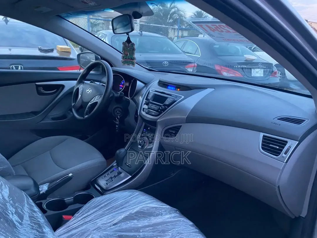 Hyundai Elantra Limited Sedan FWD (1.8L 4cyl 6A) 2013 Gray
