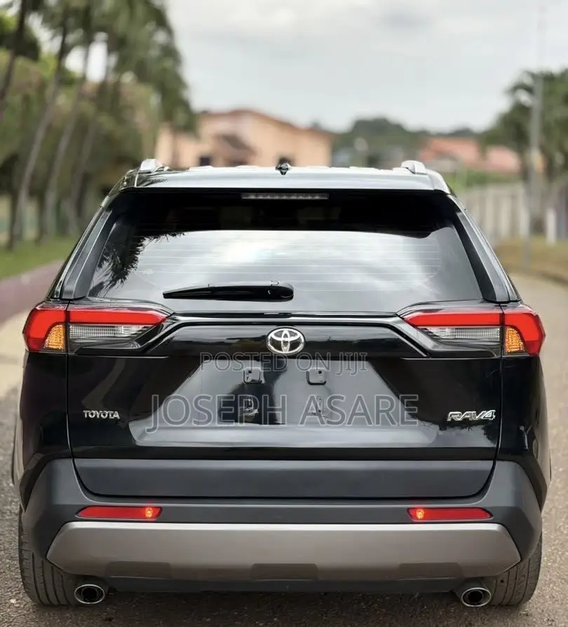 Toyota RAV4 2022 Black