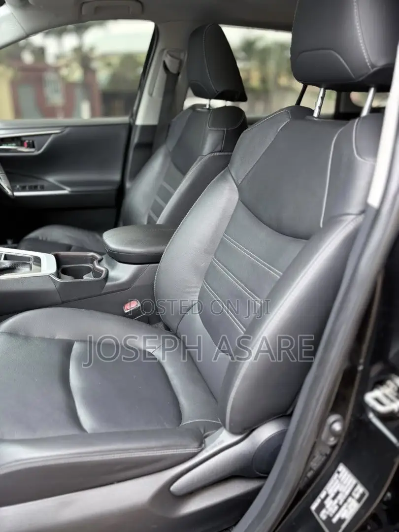 Toyota RAV4 2022 Black