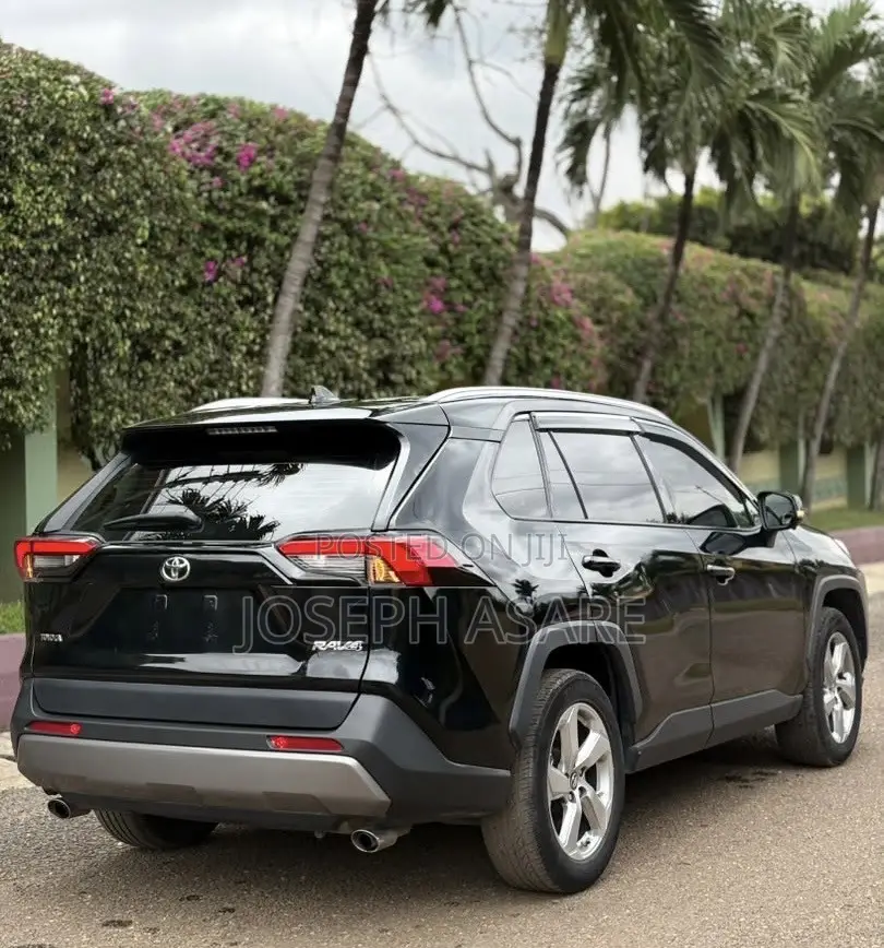 Toyota RAV4 2022 Black