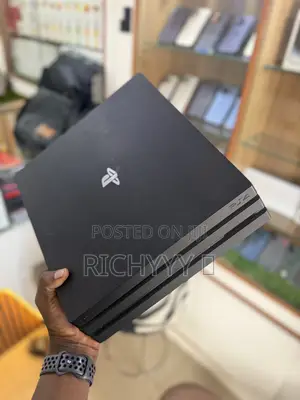 Ps4 Pro 1TB With 8games and a Controller