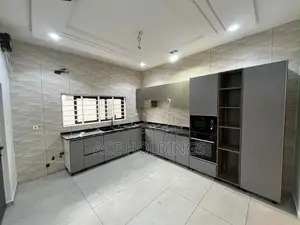 3bdrm Townhouse / Terrace in Adjiringanor, East Legon for rent