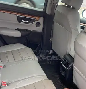 Honda CR-V Touring AWD 2018 Red