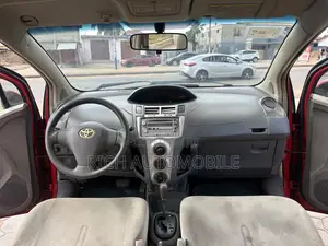 Toyota Vitz 1.3 FWD 3dr 2010 Red