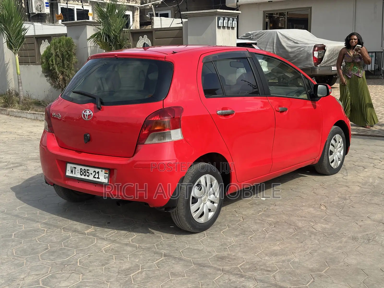 Toyota Vitz 1.3 FWD 3dr 2010 Red