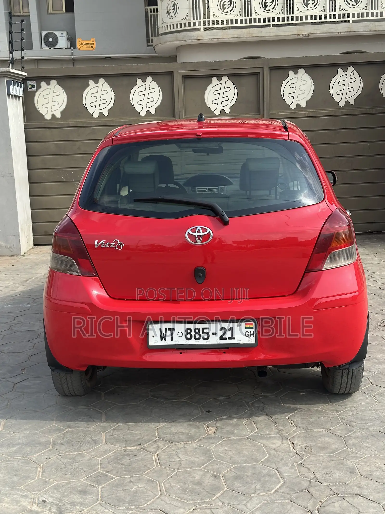 Toyota Vitz 1.3 FWD 3dr 2010 Red