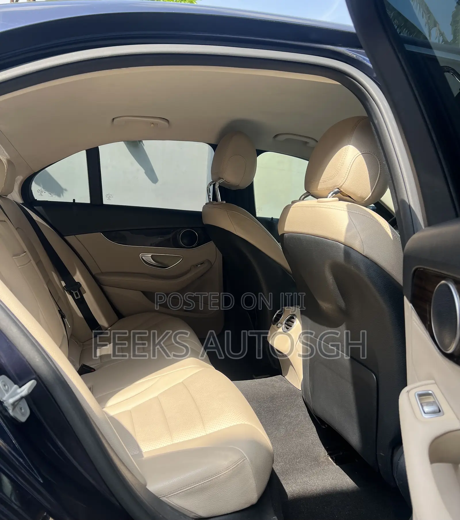 Mercedes-Benz C300 Luxury 4dr AWD 4Matic Sedan (2.0L 4cyl 7A) 2015 Blue