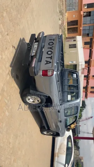Toyota Hilux 2009 Gray