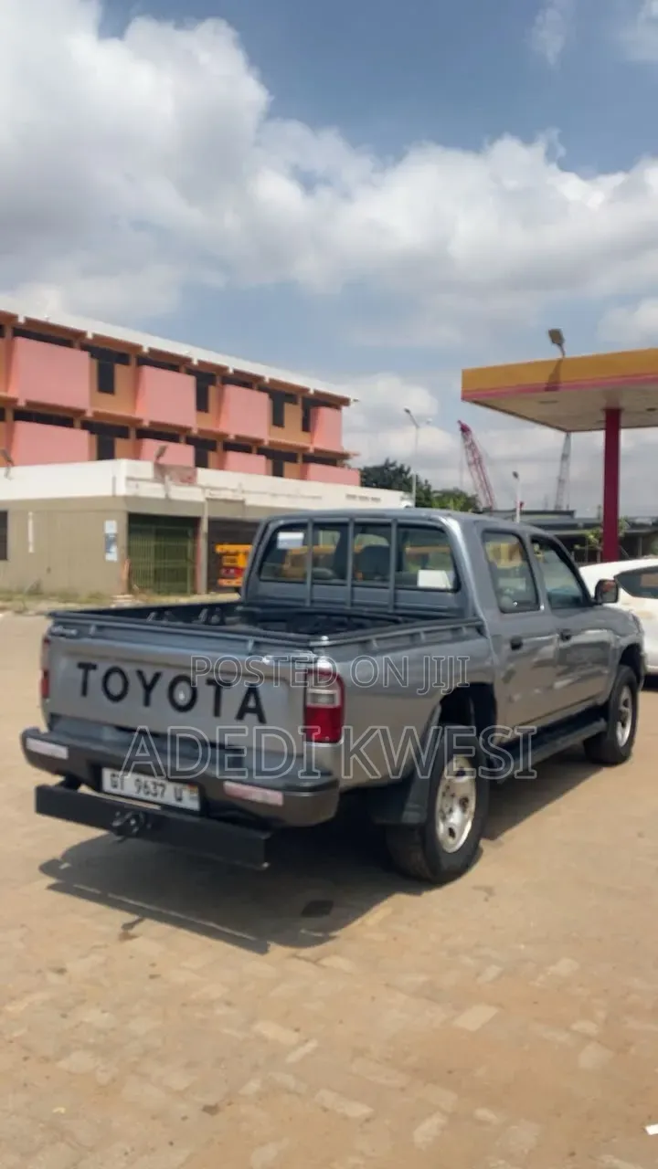 Toyota Hilux 2009 Gray