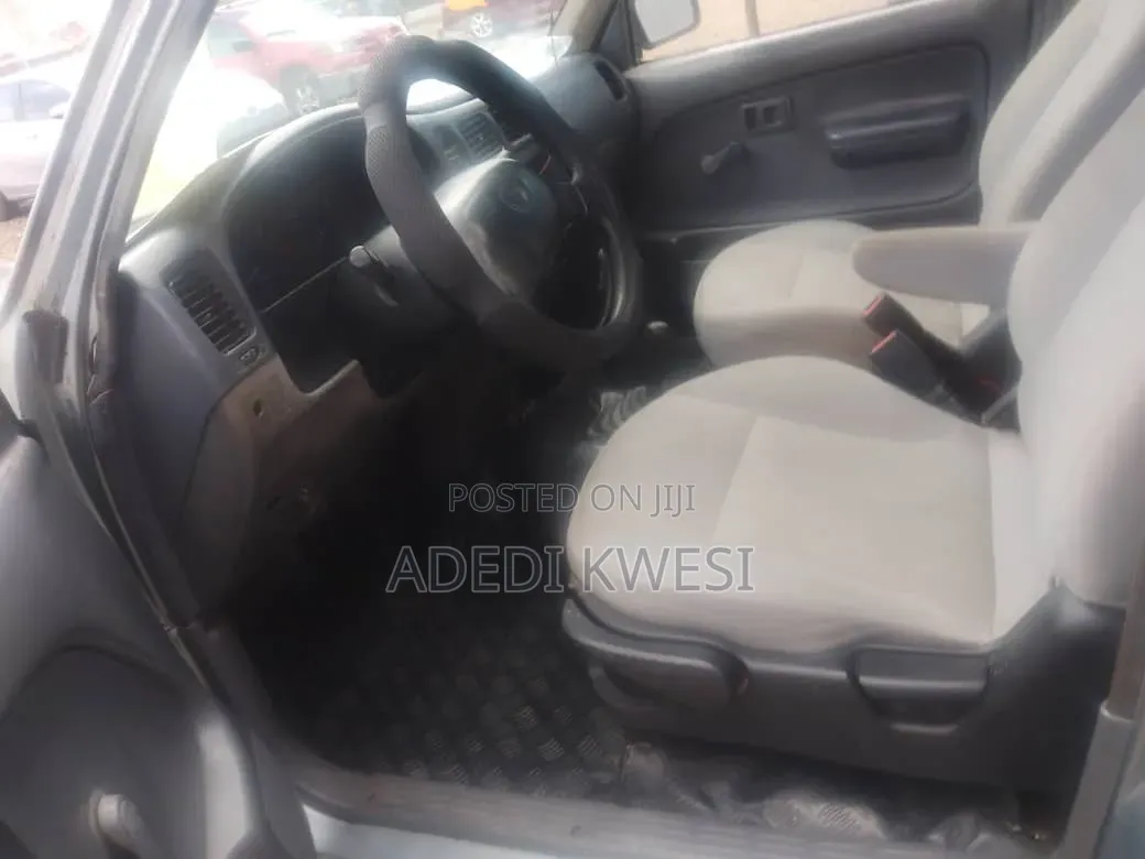 Toyota Hilux 2009 Gray