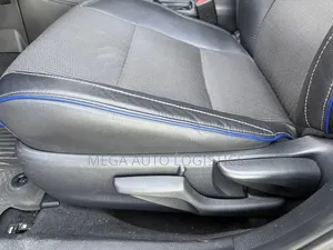 Toyota Corolla LE (1.8L 4cyl 2A) 2018 Gray