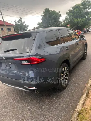 New Toyota Highlander Limited FWD 2023