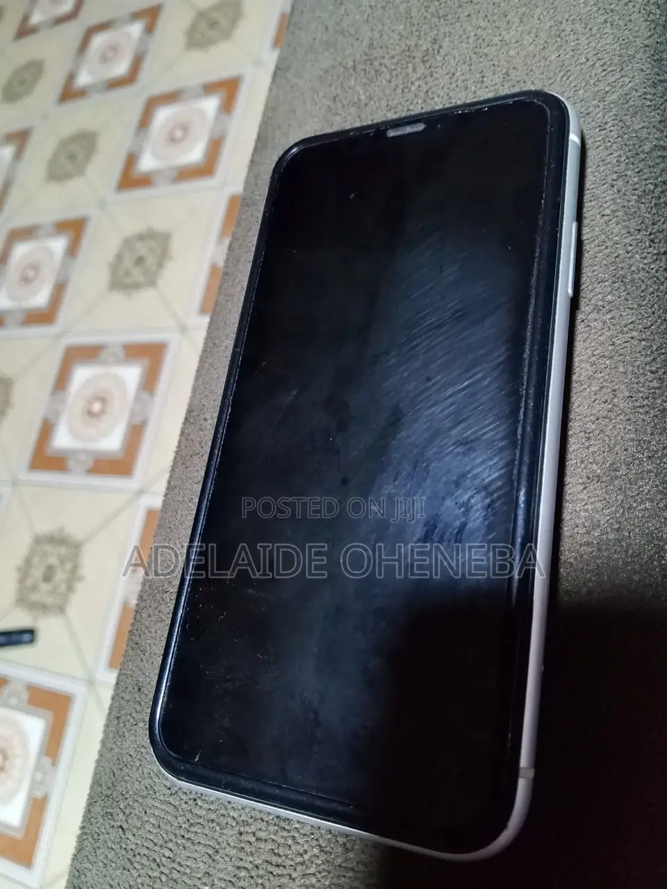Apple iPhone XR 64 GB White