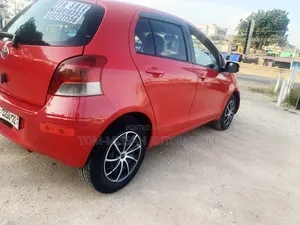 Toyota Vitz 1.3 FWD 3dr 2010 Red