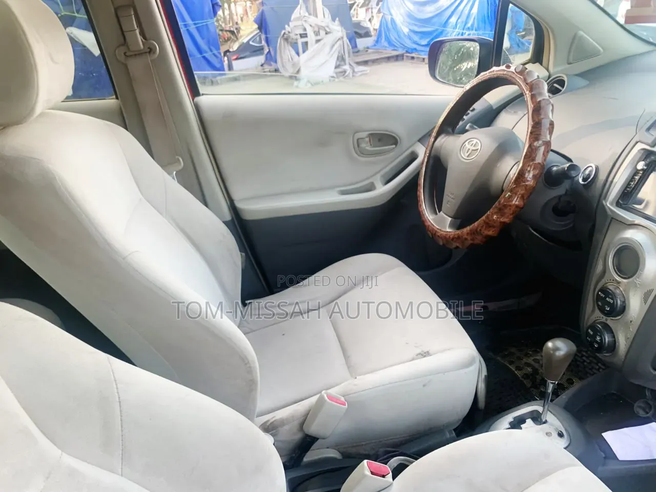 Toyota Vitz 1.3 FWD 3dr 2010 Red