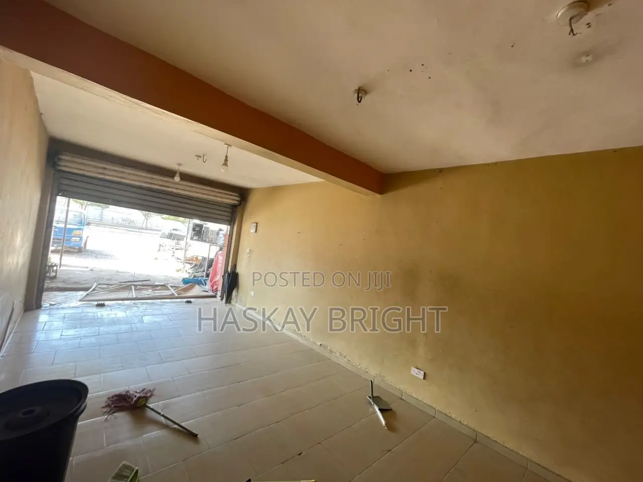 Roadside Shop for Rent at Awoshie Anya NIC
