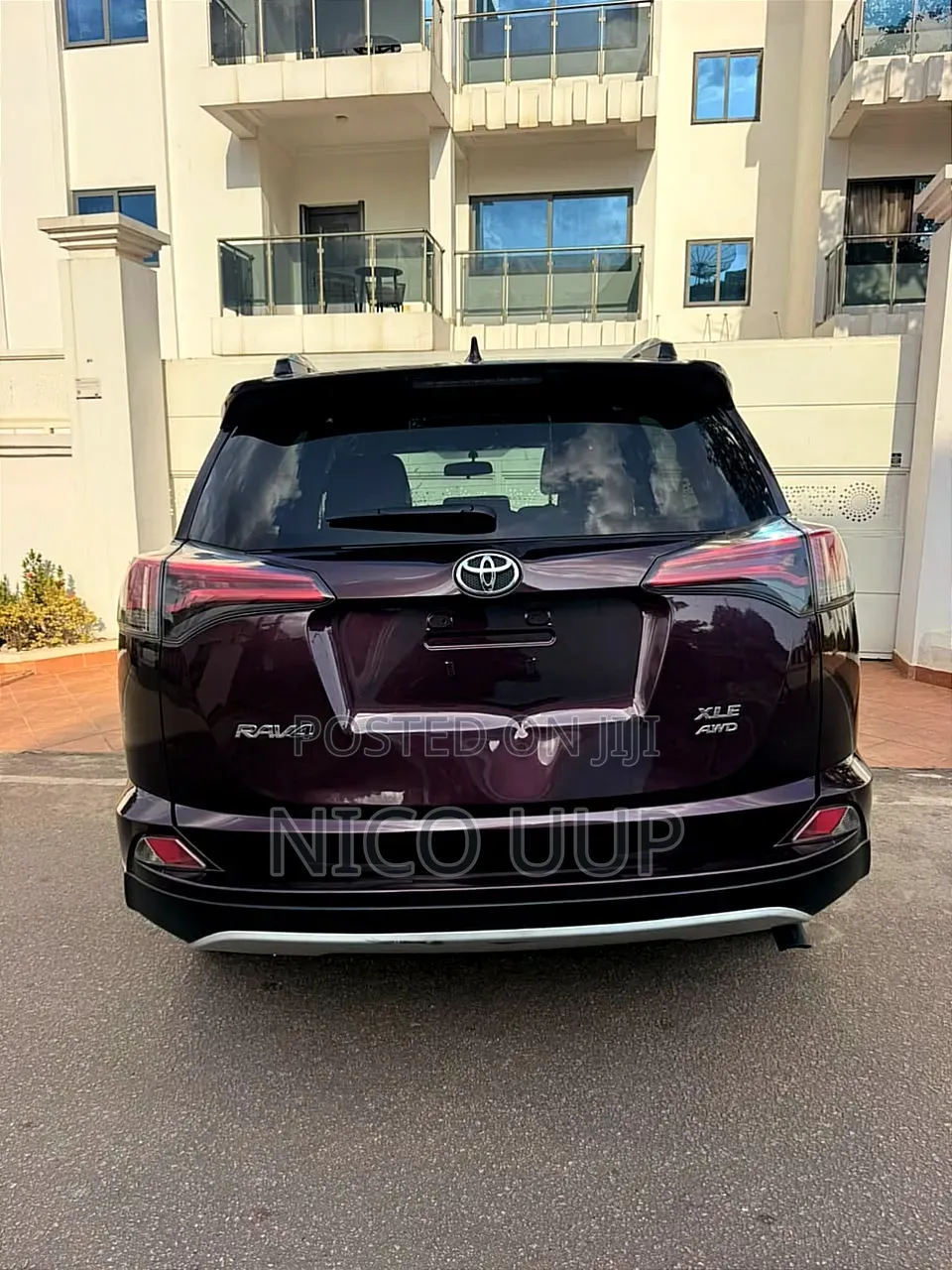 Toyota RAV4 XLE AWD (2.5L 4cyl 6A) 2017 Brown