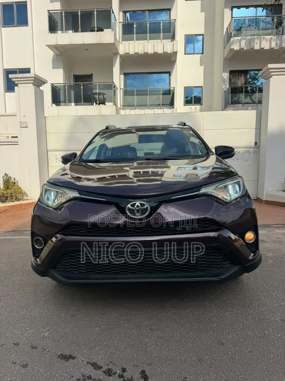 Toyota RAV4 XLE AWD (2.5L 4cyl 6A) 2017 Brown