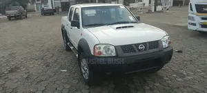 Nissan Hardbody 2012 White