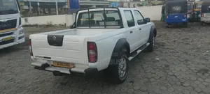 Nissan Hardbody 2012 White